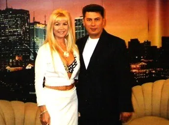 Angel Sayon, conductor del Noticiero de America TV.